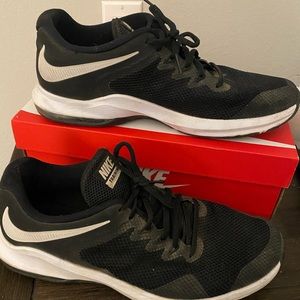 Nike Men’s Airmax Training Sneakers